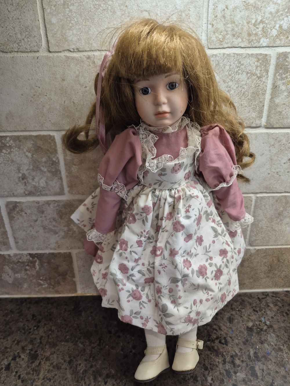 Vintage‎ Collectible Wind Up Porcelain Doll Plays Music